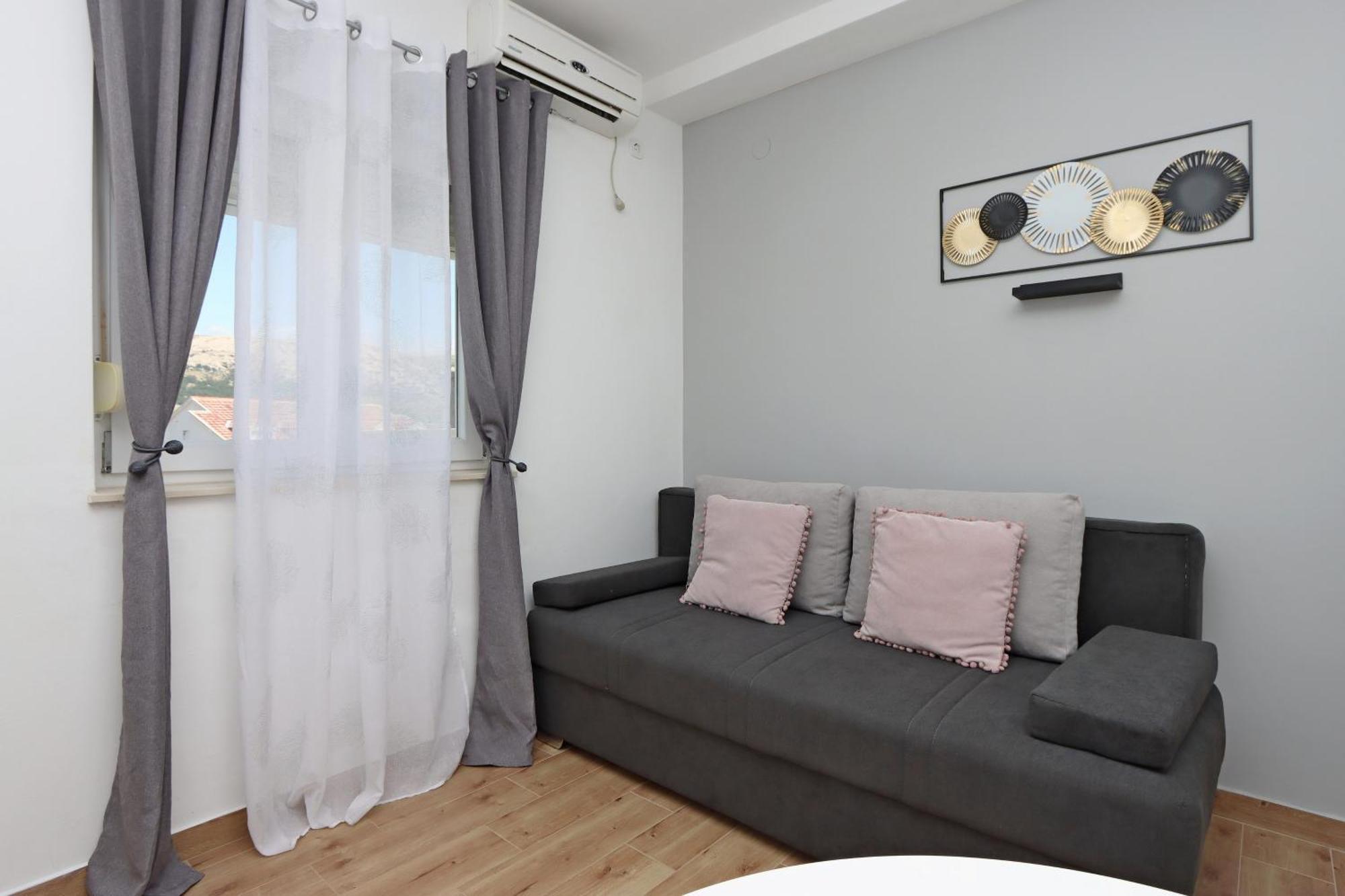 Seaside Apartments With A Swimming Pool Pag - 6412 Pag Town Room photo
