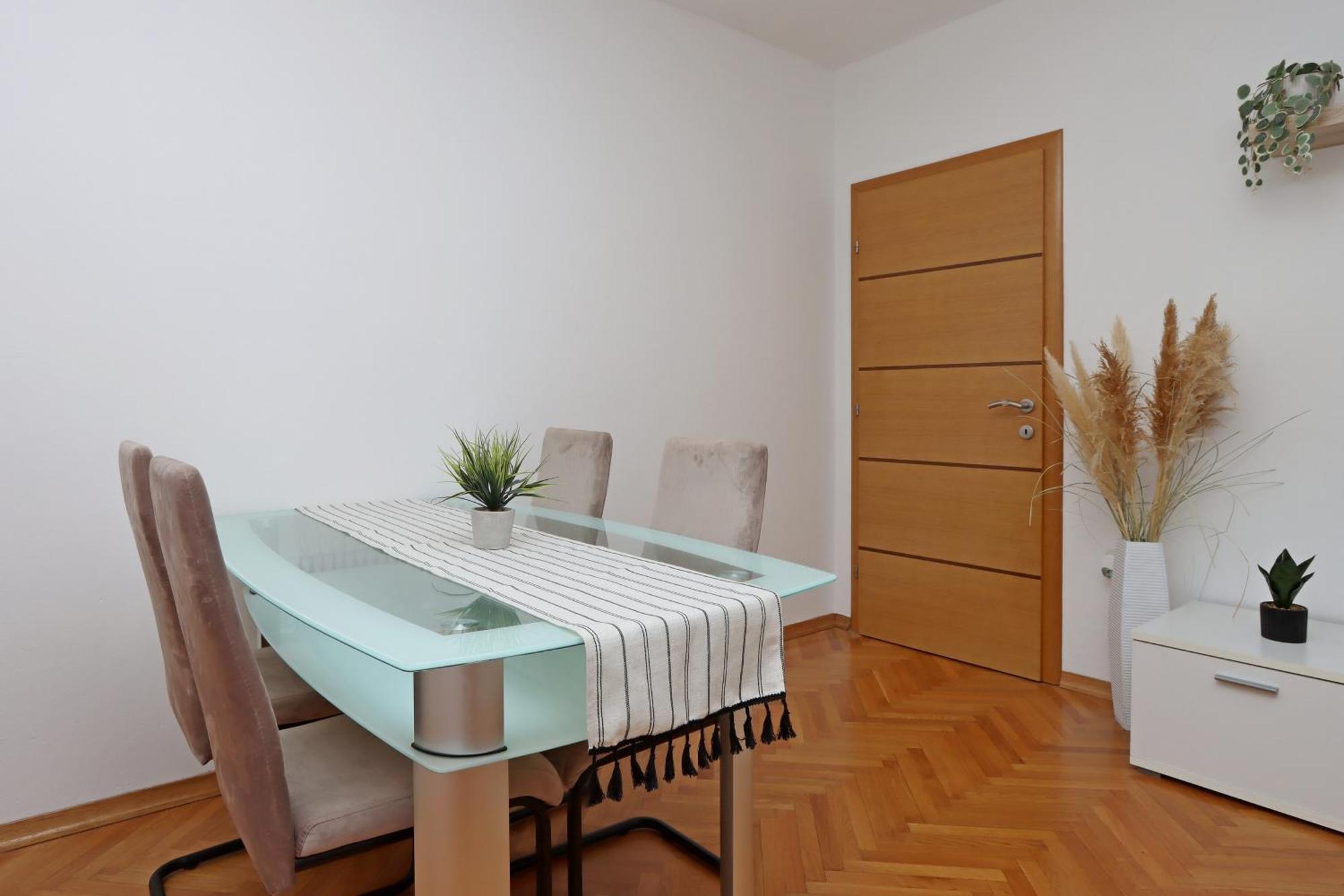 Seaside Apartments With A Swimming Pool Pag - 6412 Pag Town Room photo